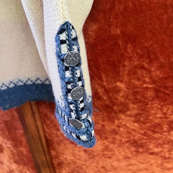 VINTAGE NORDSTRIKK WOOL CARDIGAN SWEATER - Picture 9 of 10